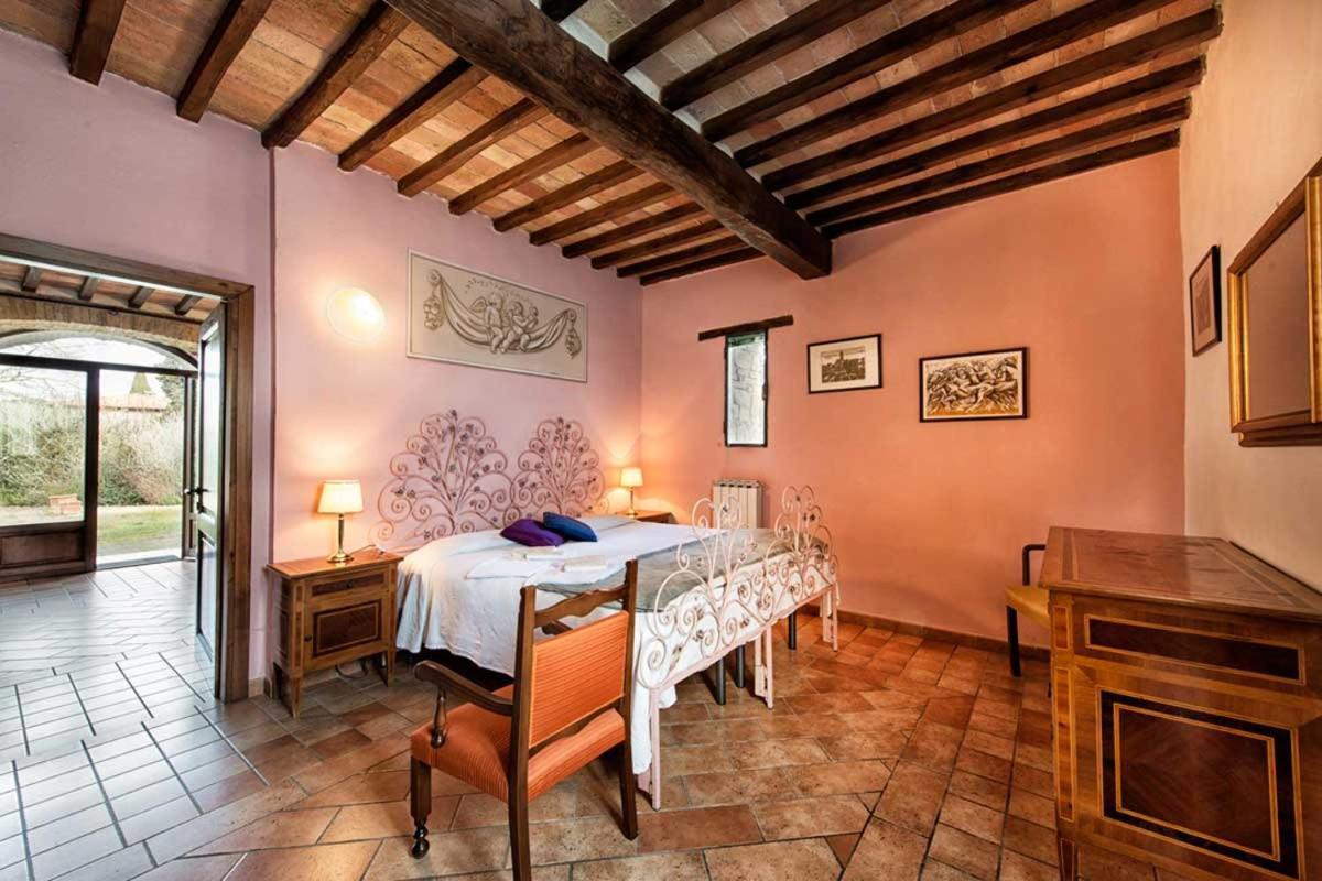 Croce Di Mezzo Villa Montalcino Exterior photo
