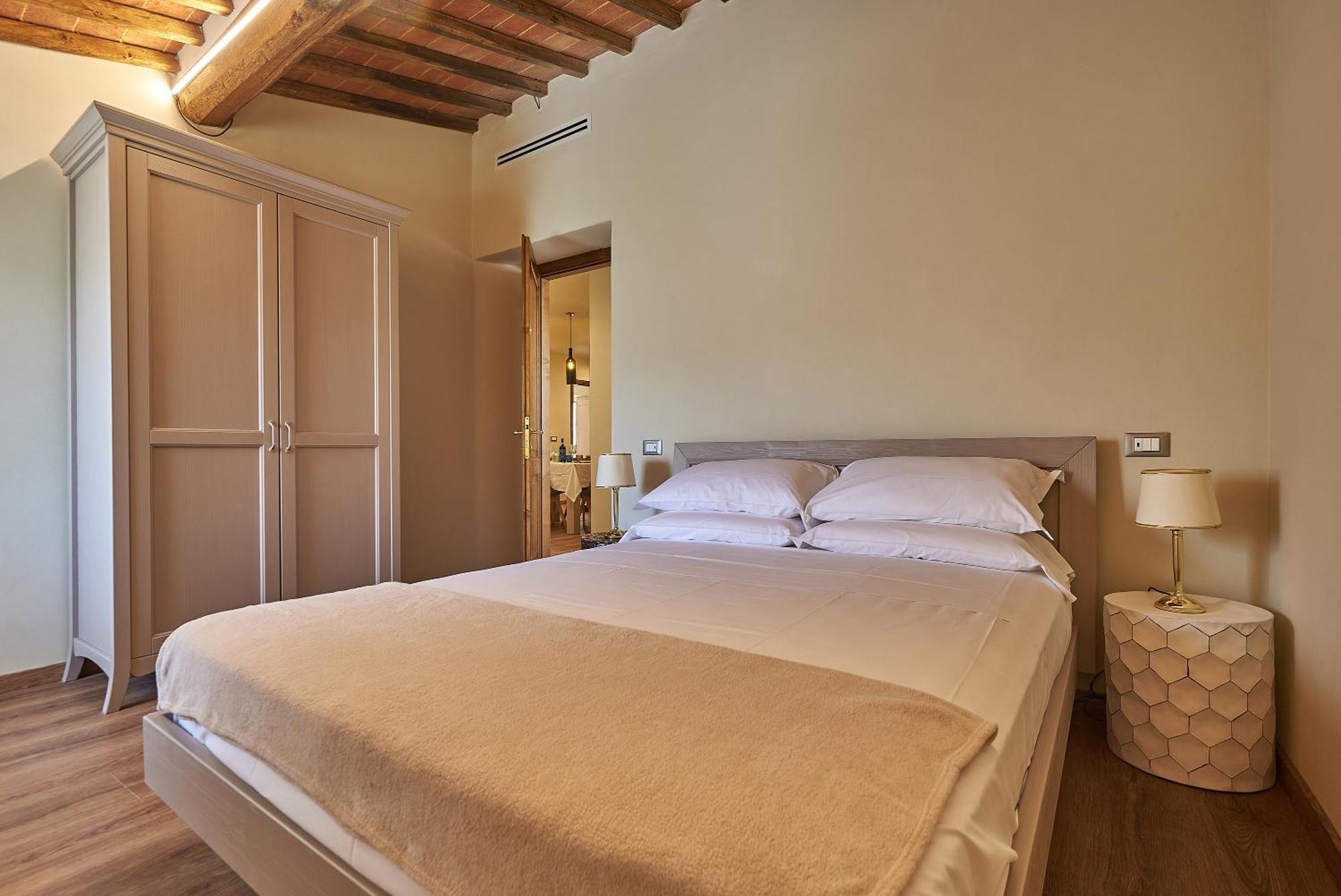 Croce Di Mezzo Villa Montalcino Exterior photo