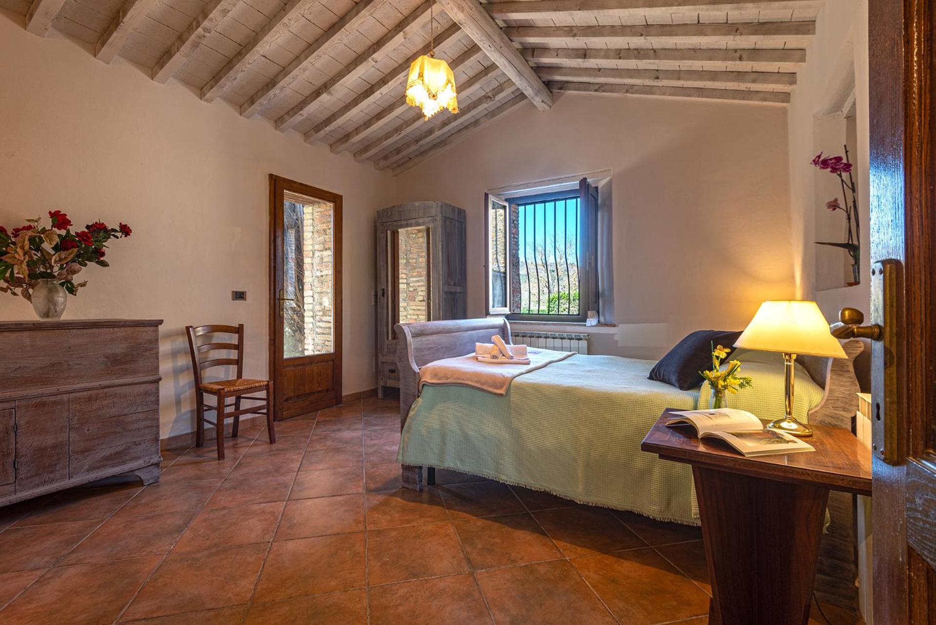 Croce Di Mezzo Villa Montalcino Exterior photo